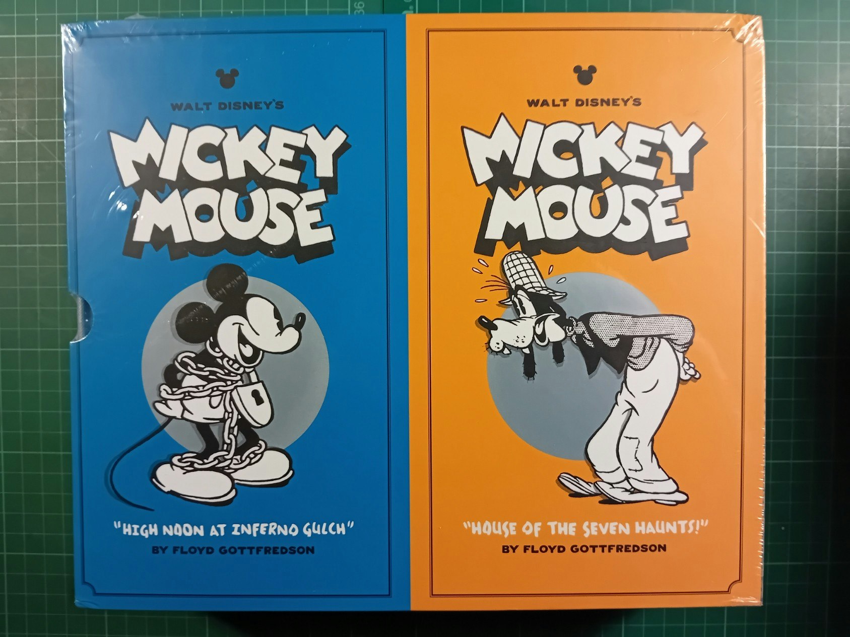 Walt Disney's Mickey Mouse Vols. 3 & 4 Collector's Box Set: High Noon at Inferno Gulch and House of the Seven Haunt (USA utgave) Forseglet