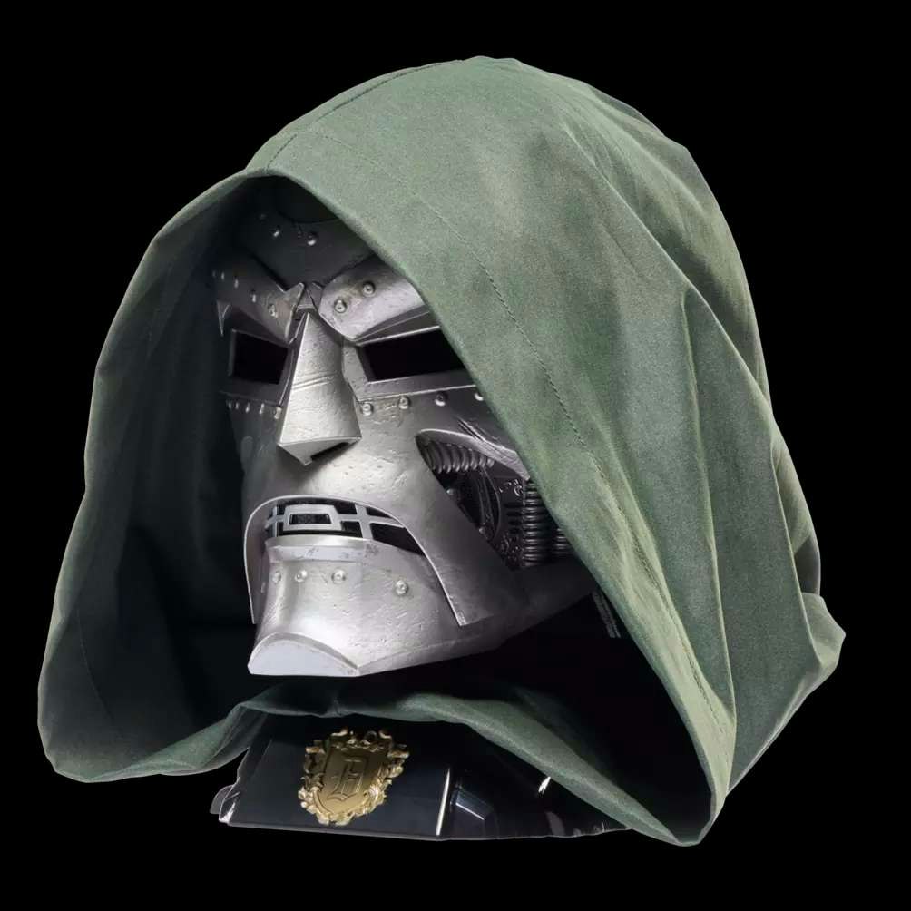 Doctor Doom helmet replica/cosplay (Black Suit) (Totalpris 1.595,-)