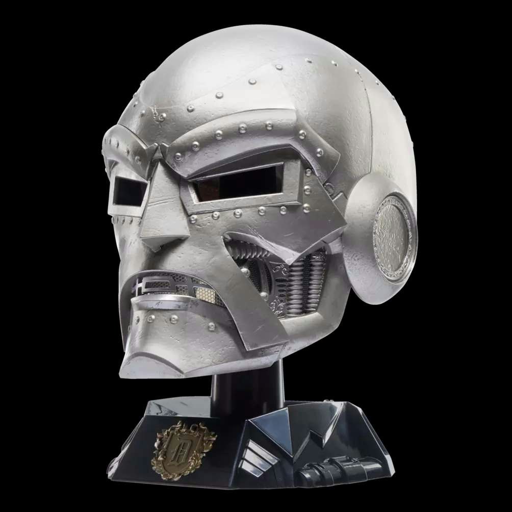 Doctor Doom helmet replica/cosplay (Black Suit) (Totalpris 1.595,-)