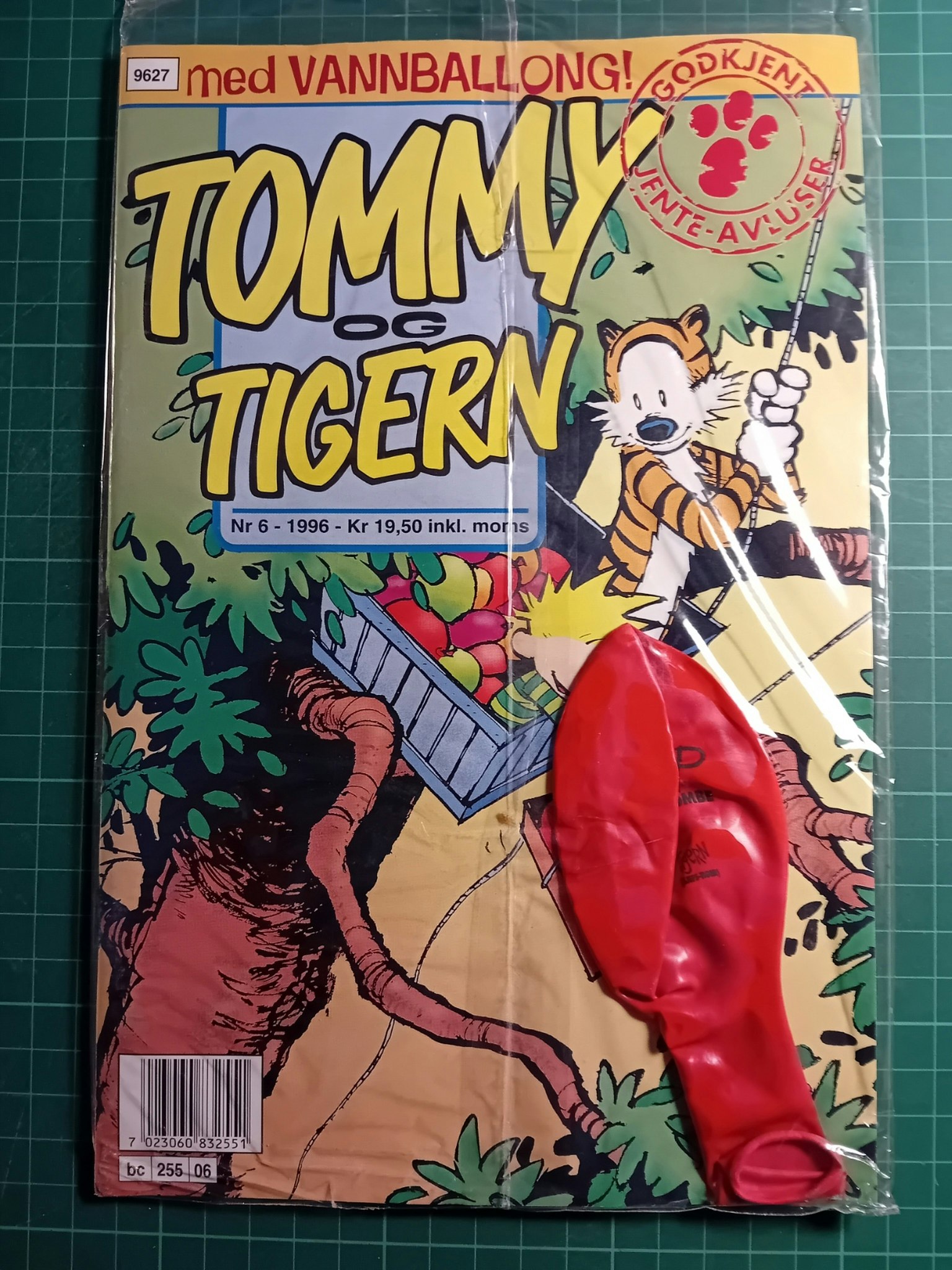 Tommy og Tigern 1996 - 06 (forseglet m/ rød vannballong)