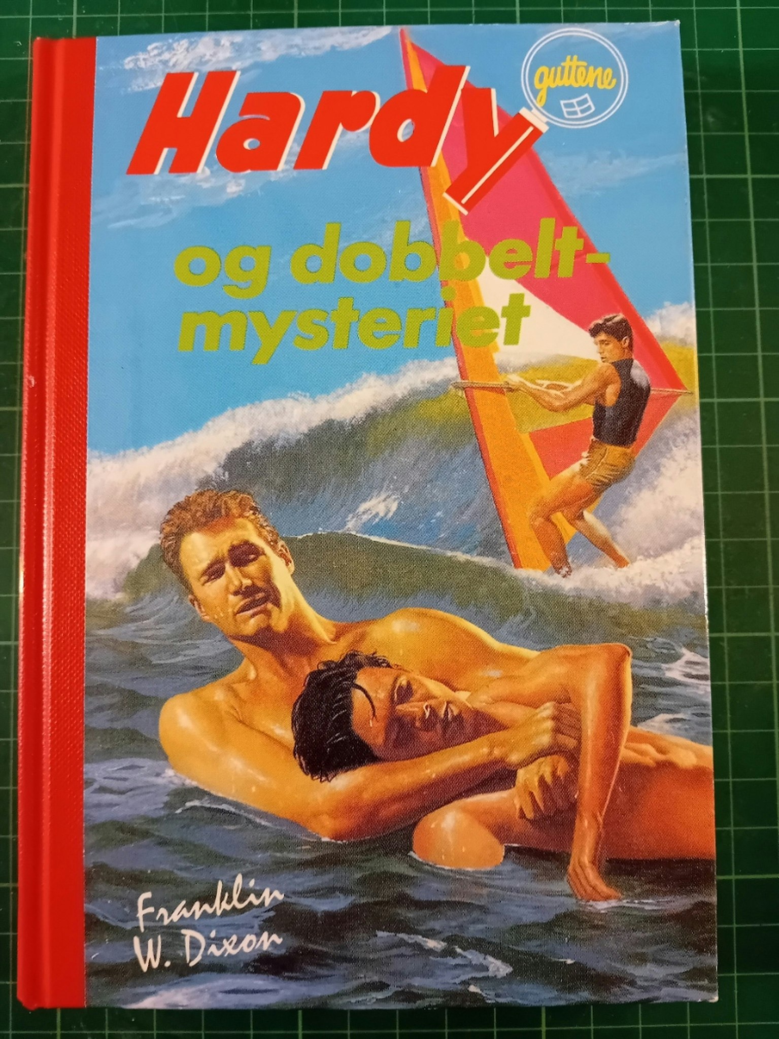 102 Hardy-guttene og dobbeltmysteriet