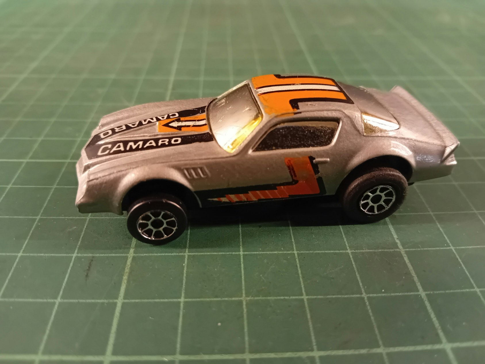 Hot Wheels Cookin' Camaro (Scorchers/Pullback)