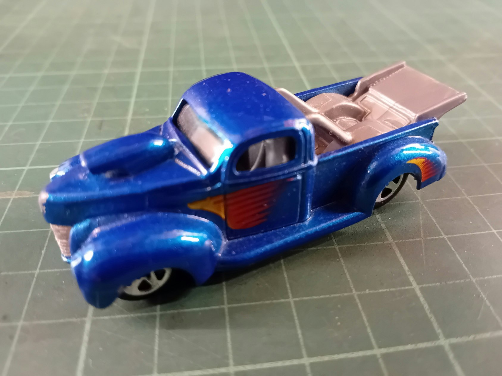 Hot Wheels Ford 1949 pickup blå