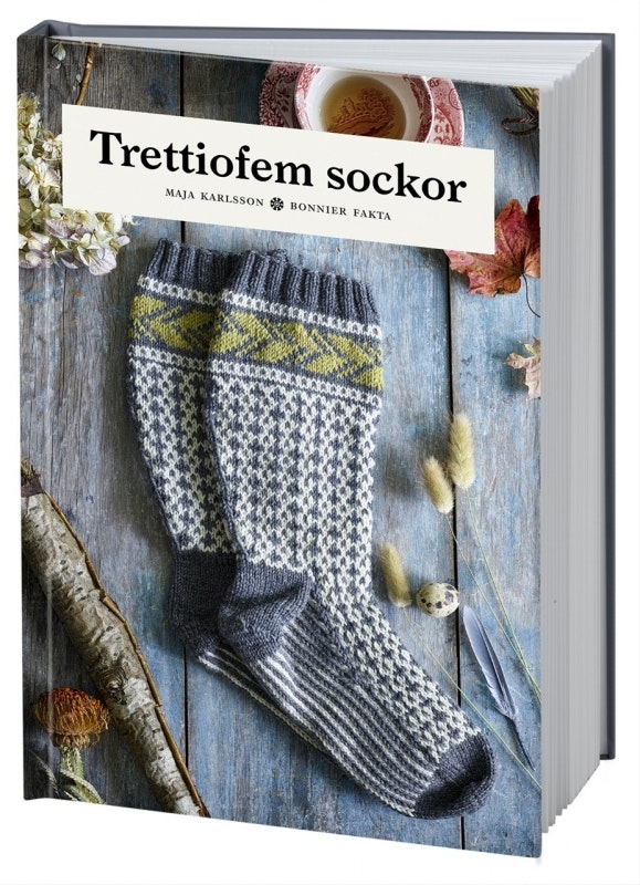 Trettiofem sockor design Maja Karlsson