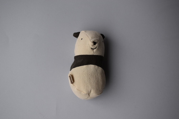 Skallra panda i mjukaste linne från Maileg