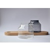 Elegant handblåst vas i klarglas tillverkad från Onshus