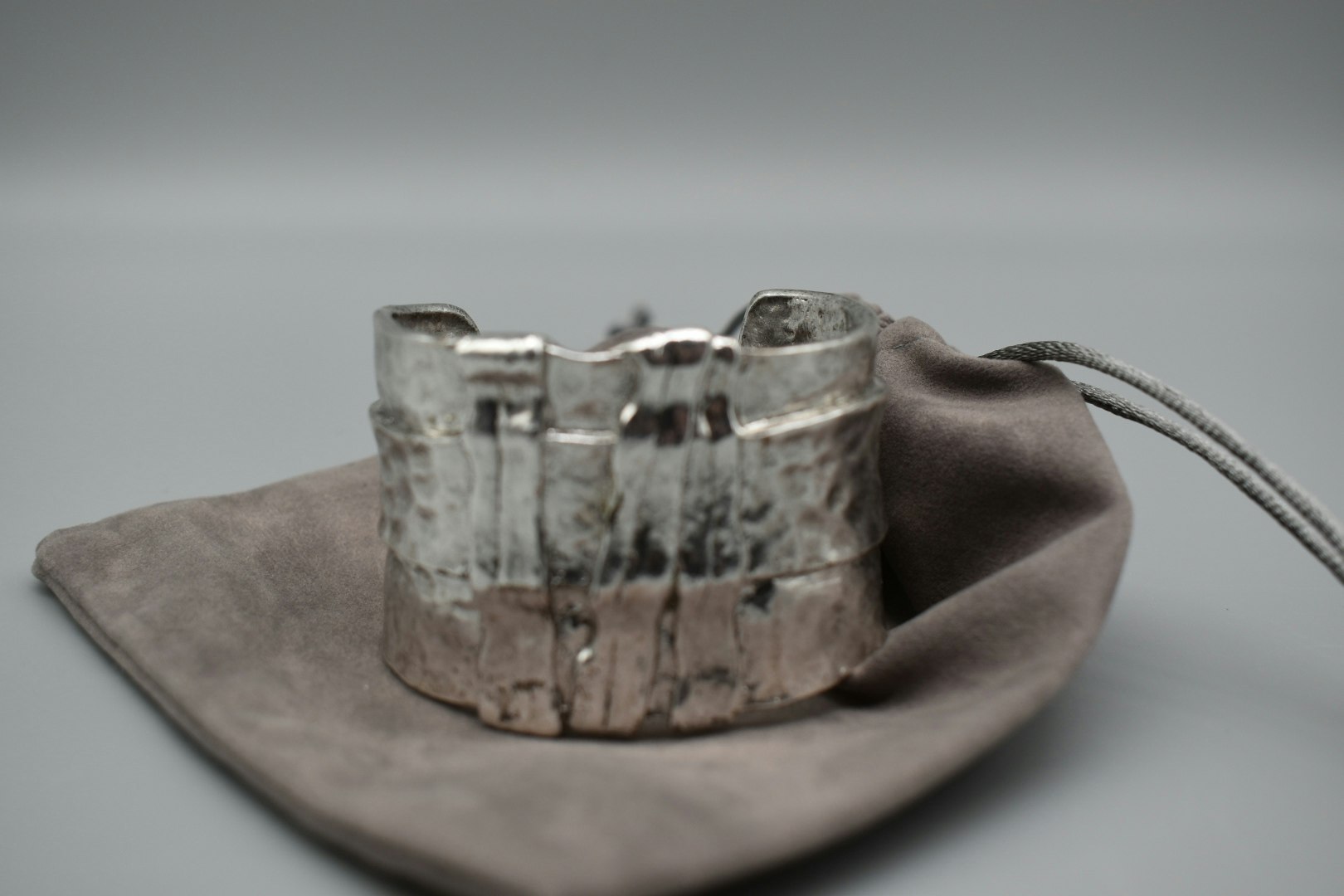 Handgjort armband chunky silver Karine Sultan