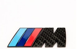 BMW M logo emblem Baklucka Svart/Kolfiber