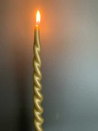 Snurrade ljus guld