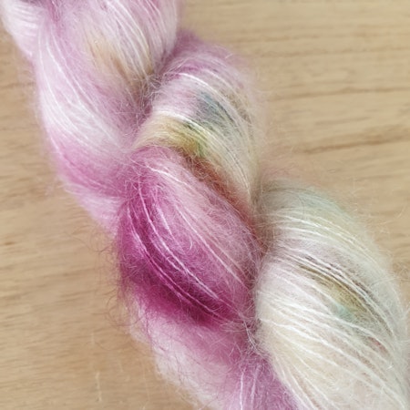 Dahlia -silkemohair