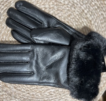 Handske svart vegan läder med pälskant