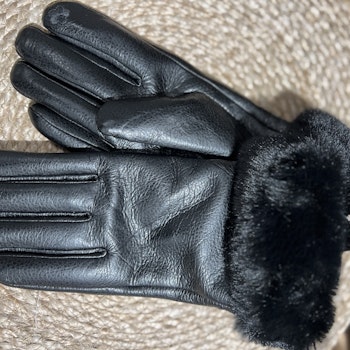 Handske svart vegan läder med pälskant