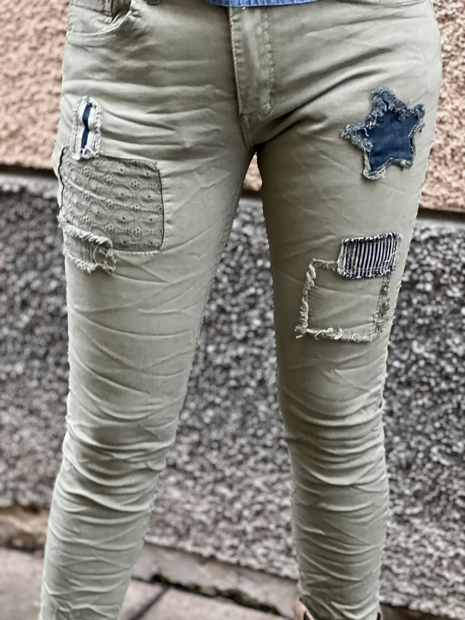 Jeans khakigrön med stars