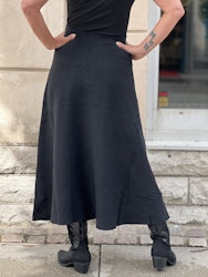 Stickad kjol svart