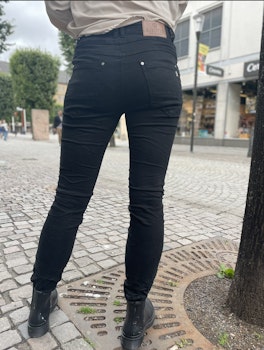 Svarta jeans m bling knappar upp till 4xl