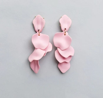 Pink stuff leaf earring