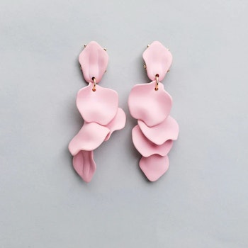 Pink stuff leaf earring