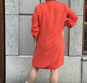 Orange  klänning YVETTE krås utan knappar