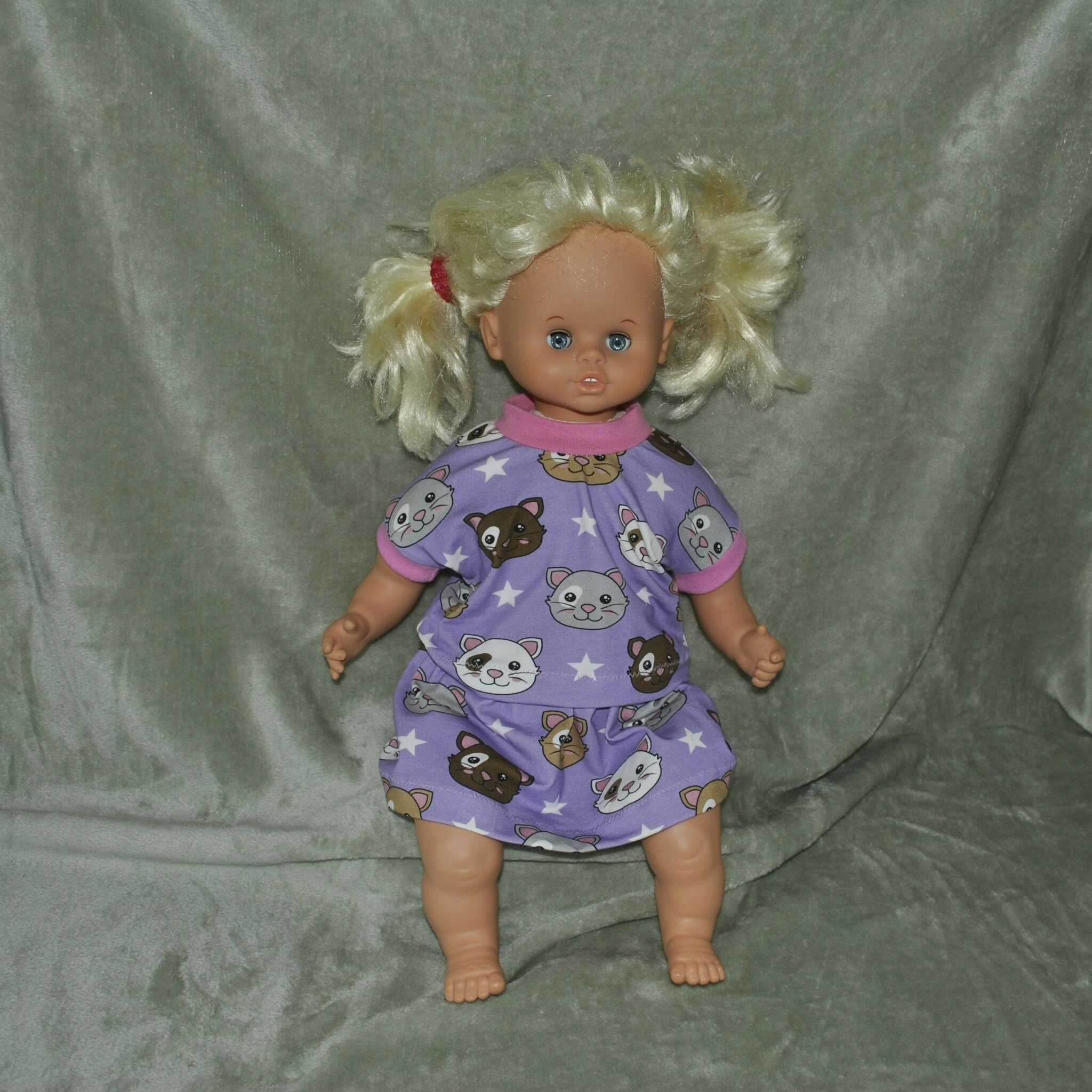 Kopia Dock - Dress syrenlila med små musar stl 44-45 cm