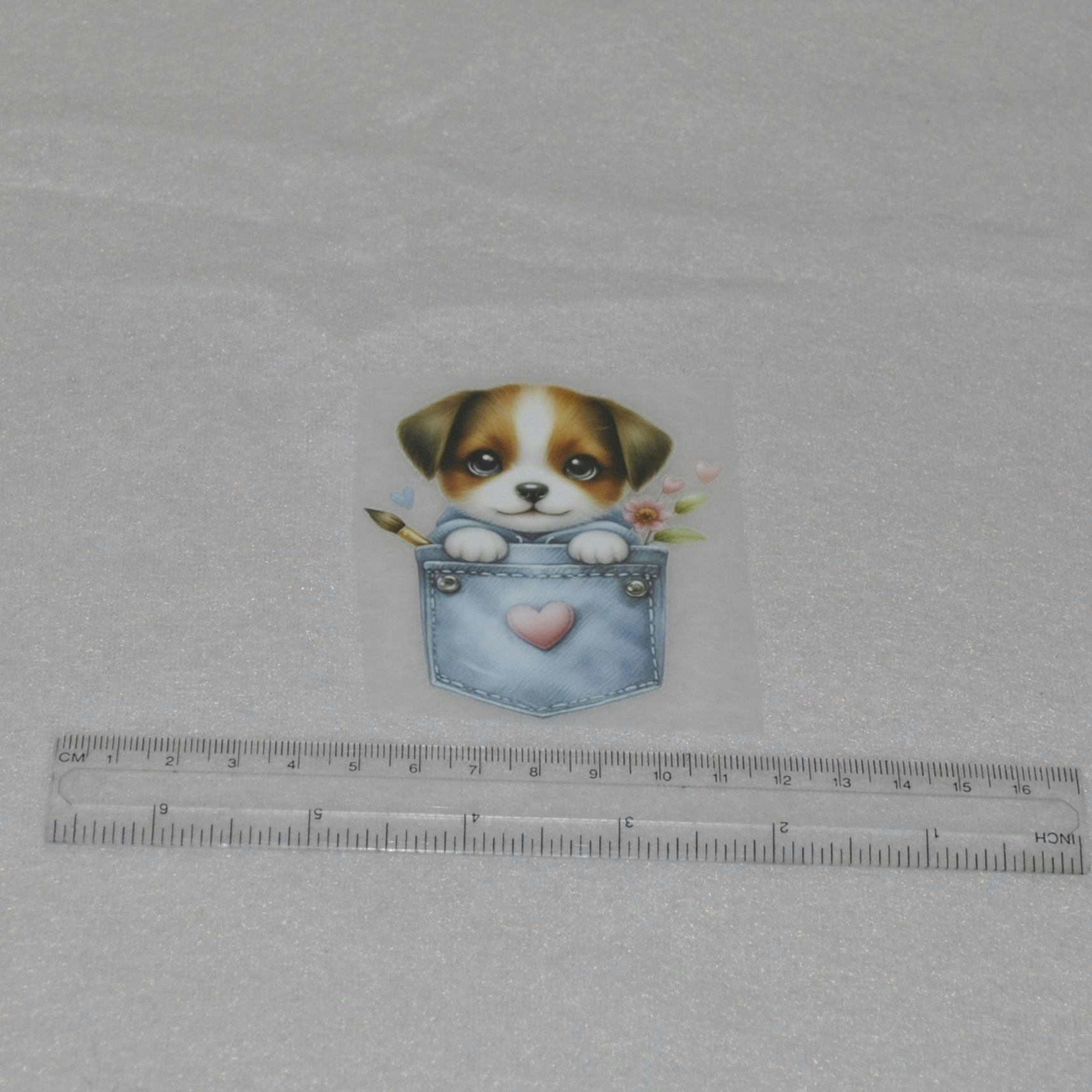 Vinyltryck Hund i jeansficka ca 6-7 x 7-8 cm