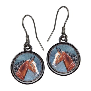 Örhängen – Häst med blå bakgrund
