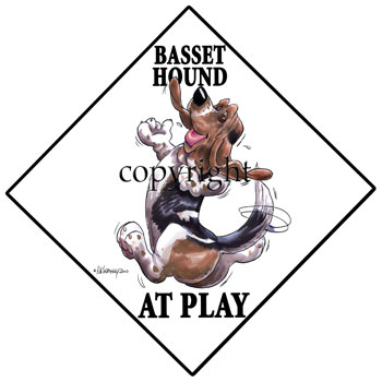 Skylt "At play" – Basset hound