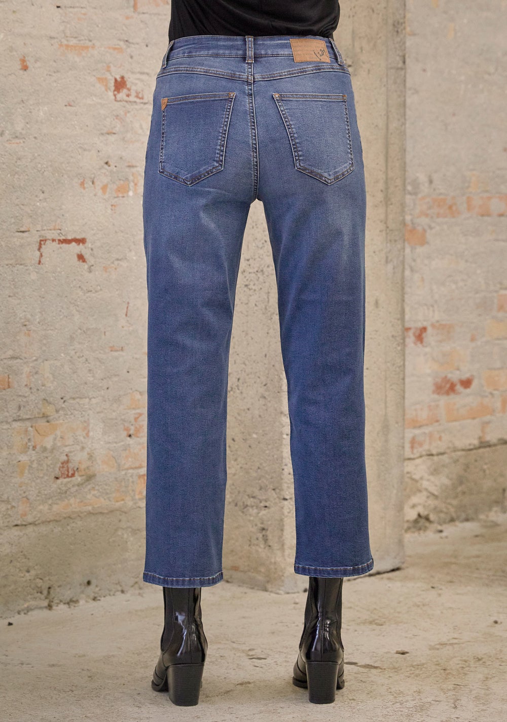 Isay - Lido Straight Jeans-Blue Wash Denim