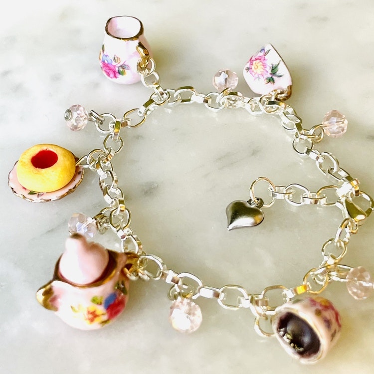 Armband ”kafferep” rosa pärlor och berlocker - My Sweet Tinythings - smycken  och miniatyrer