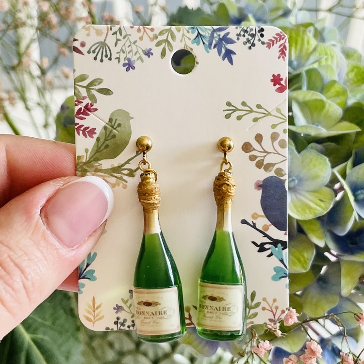 Champagne / bubbel örhängen med stift - My Sweet Tinythings - smycken och  miniatyrer