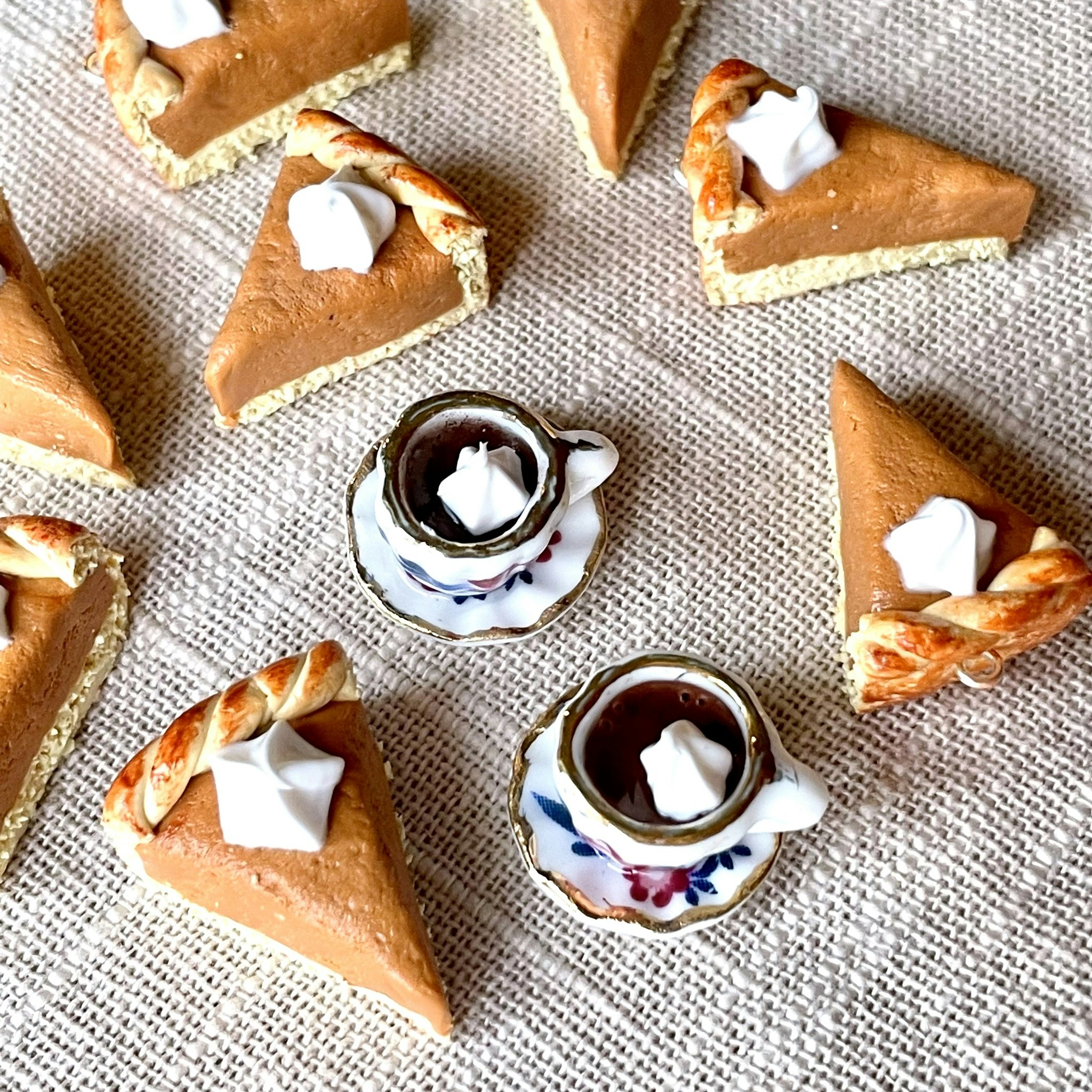 Pumpkin Pie with Floral Cup Earrings Silver/Gold