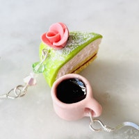 Green Princess Cake with Pink Mug Earring Silver/Gold