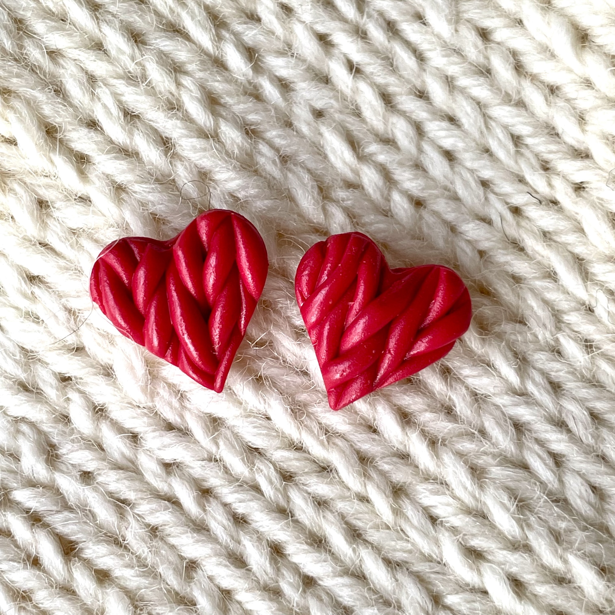 Knitted Hearts Different Colors Stud Earrings 1 pair