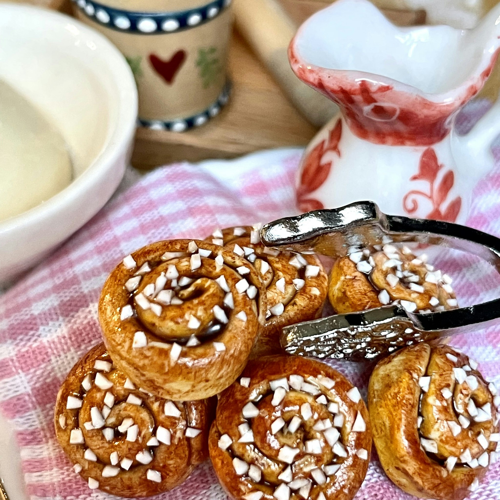 Kanelbulle stiftörhängen silver 1 par