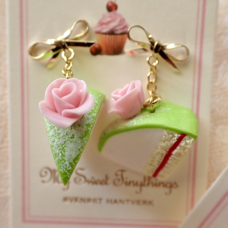 Prinsesstårta rosett stiftörhängen gul/rosa/grön 1 par