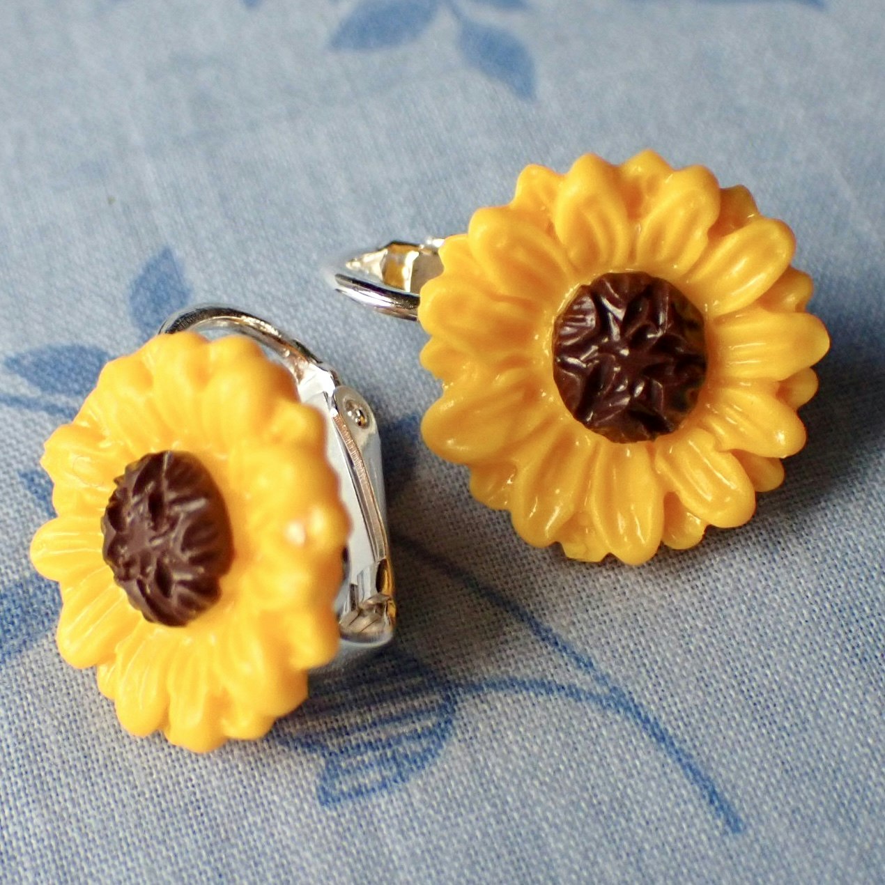 Sunflowers Clip Earrings Silver 1 pair