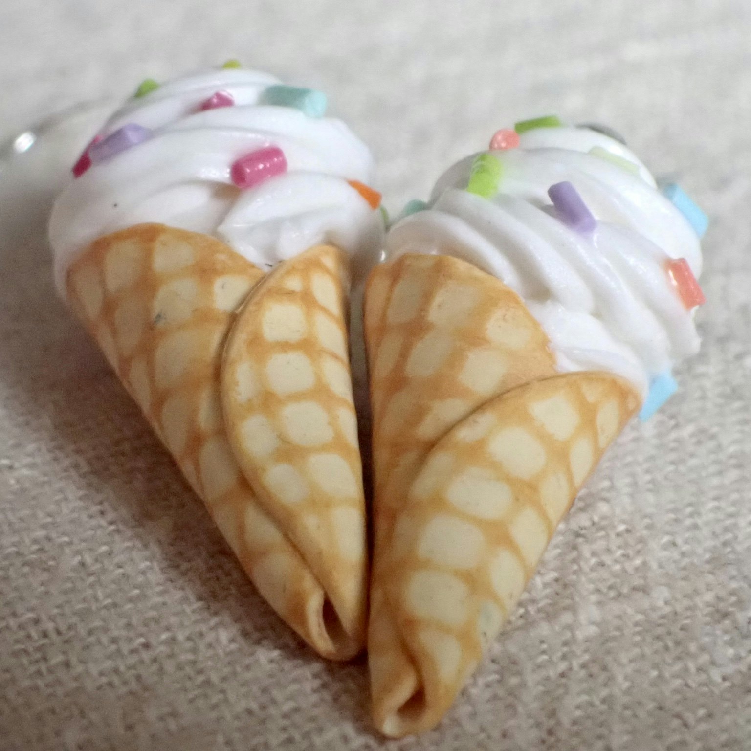 Soft Serve Ice Cream with sprinkles 1 pair Silver/Gold