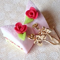 Prinzessinnenkuchen grün / gelb / rosa Schmetterlingshaken in Gold