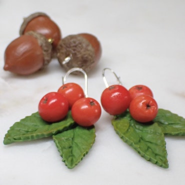 Rönnbär med gröna blad örhängen silver/guld
