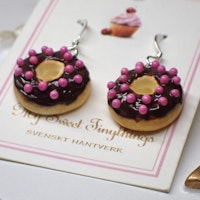 Munk / donut med rosa strössel