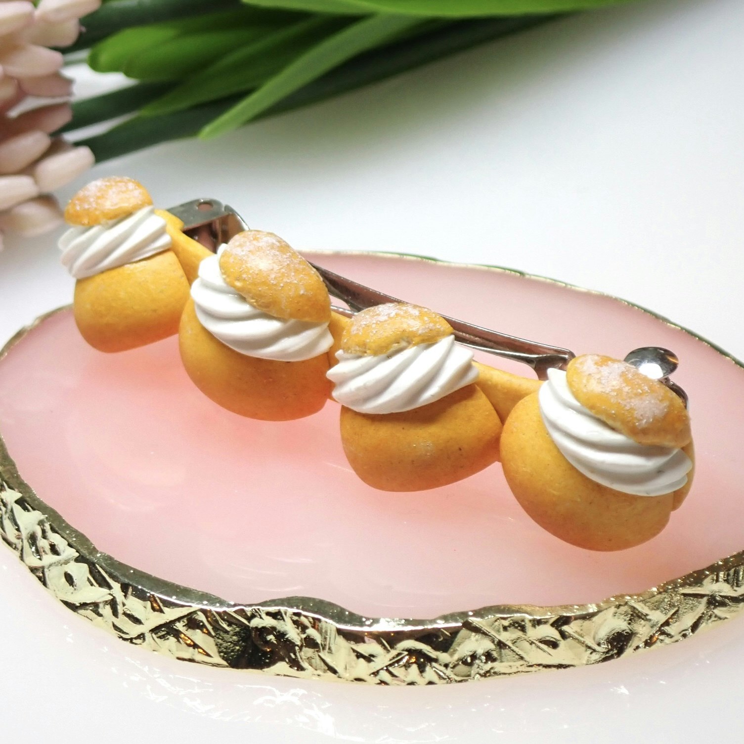 Semla hårspänne
