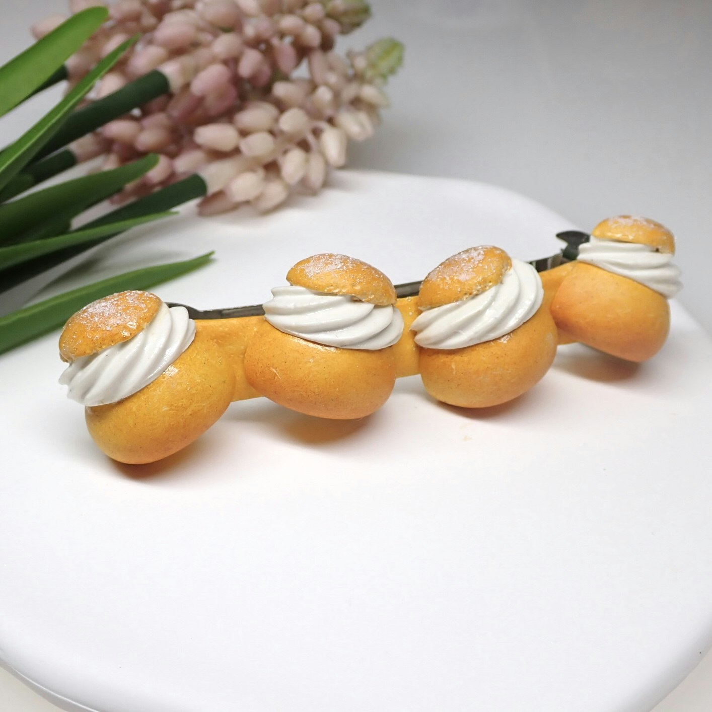 Semla hårspänne