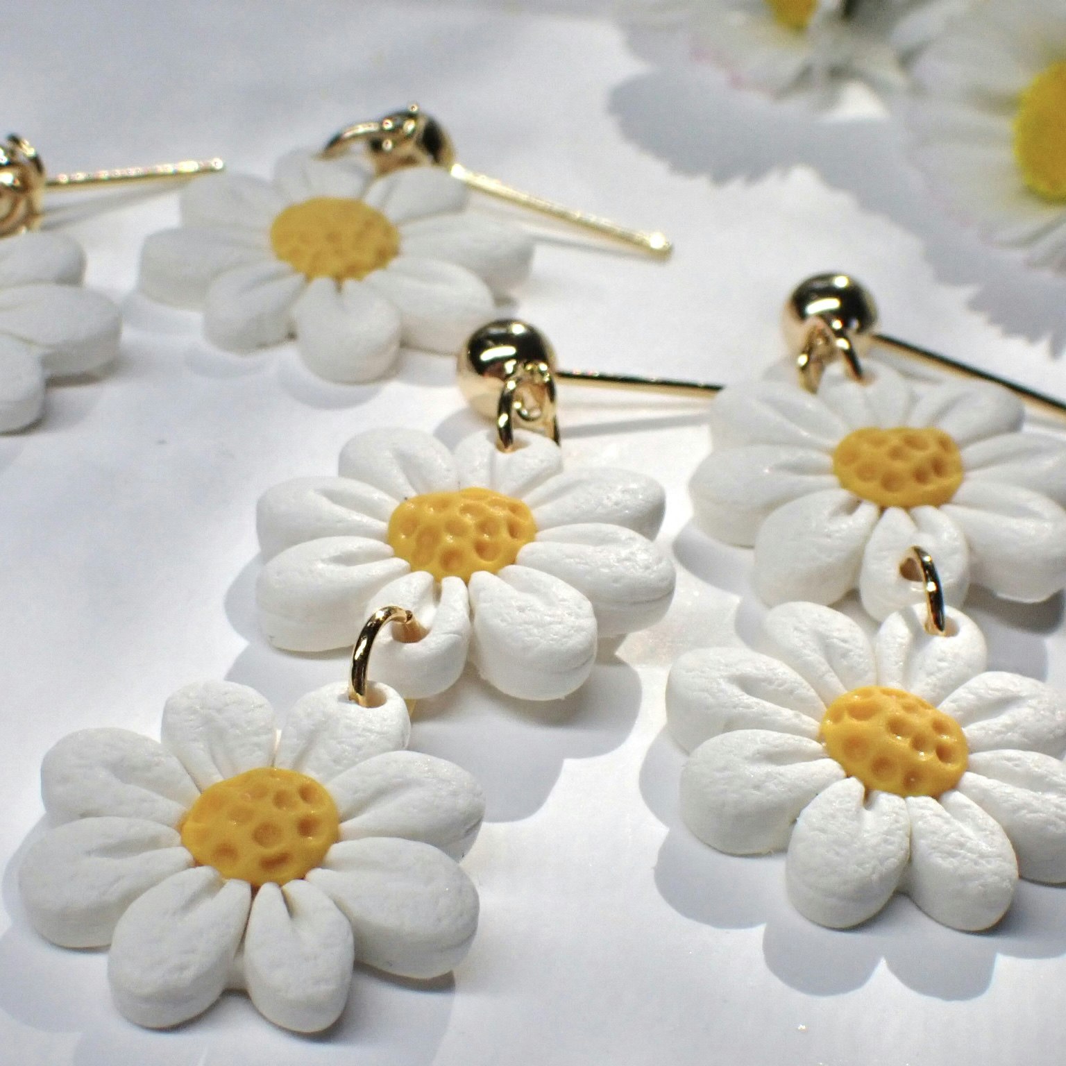 Daisy prästkragar single/double guld/silver