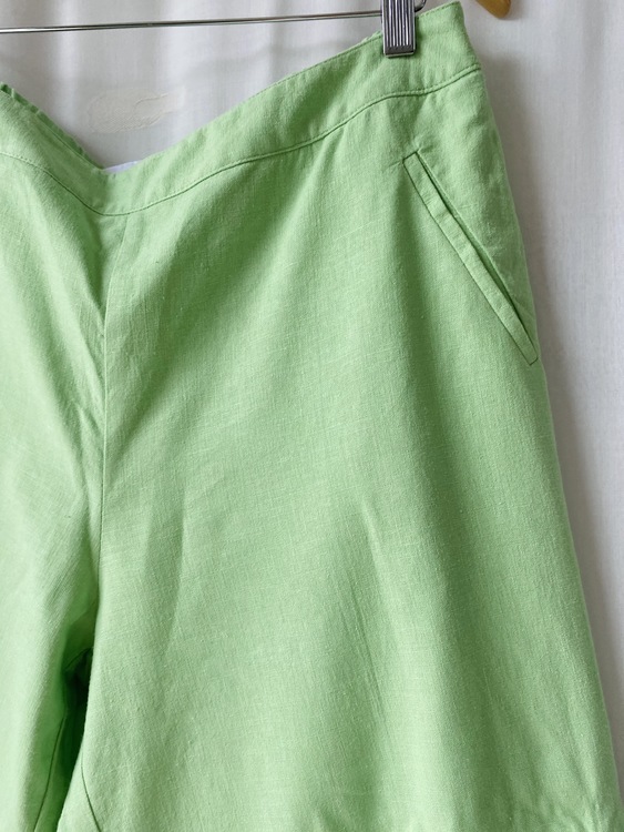 Gröna vida byxor i linne och viskos