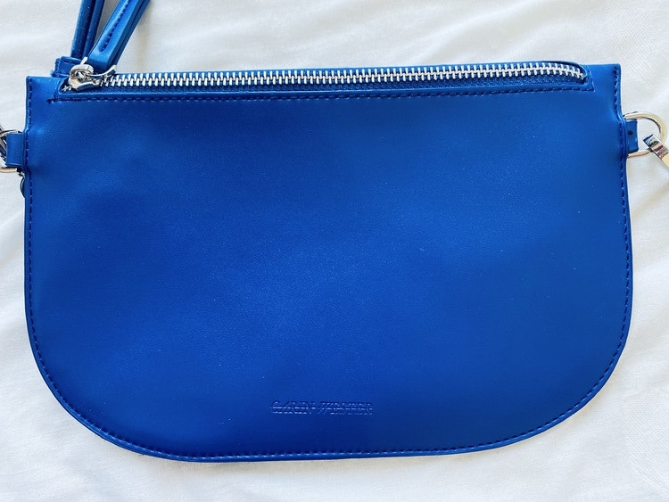 Kornblå väska med avtagbar axelrem - Em's Second Hand AB