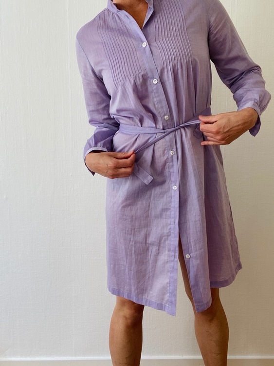 Lavendelfärgad skjortklänning från Filippa K