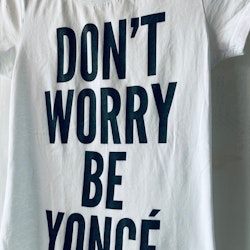 Vit t-shirt med Beyoncé