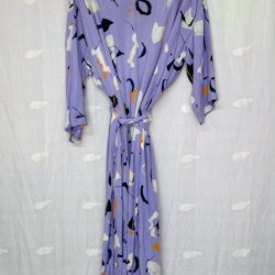 Monki lavendelfärgad klänning