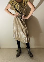 Plisserad metallic kjol