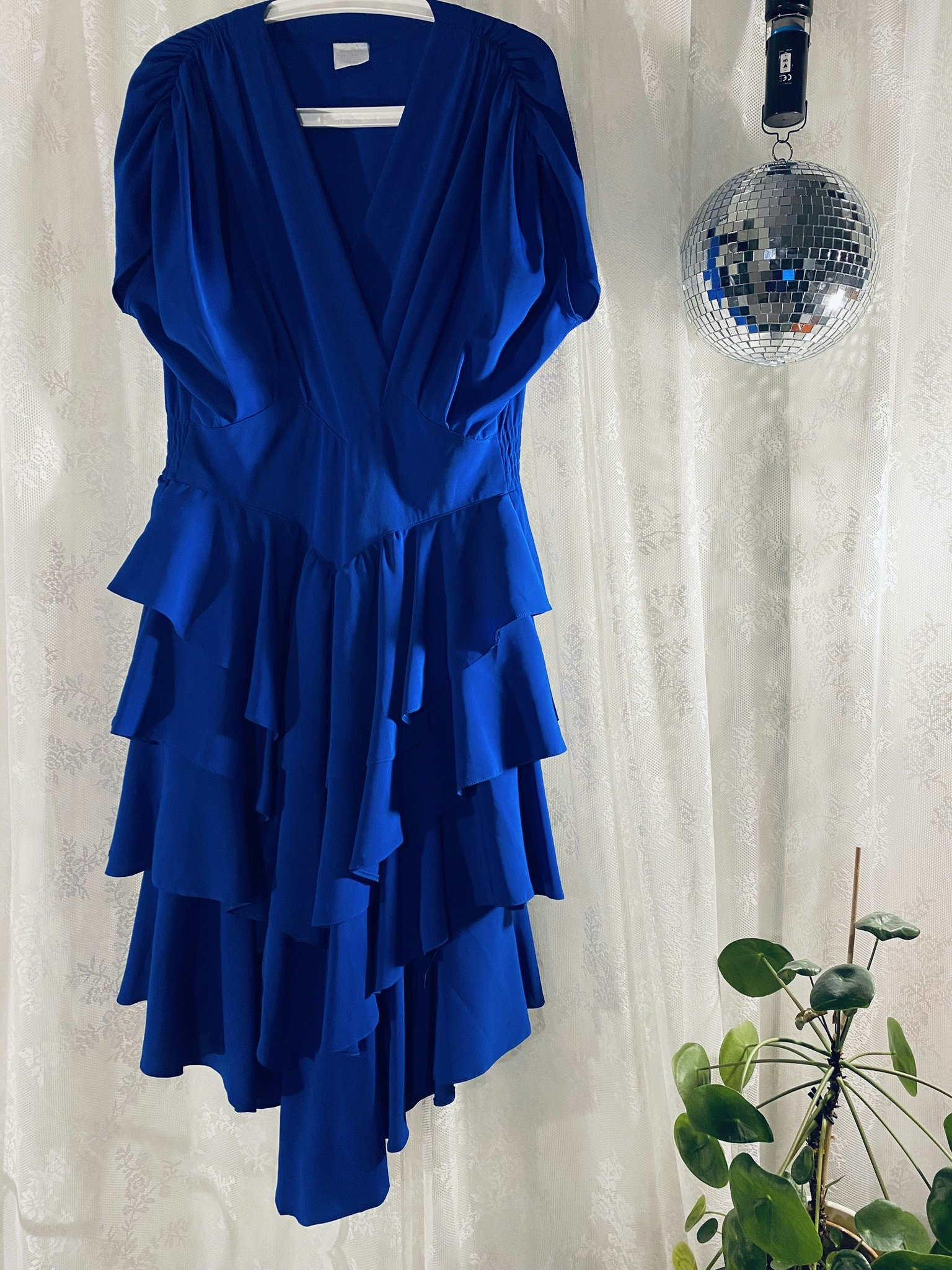 Vintage kornblå klänning med volanger - Em's Second Hand AB