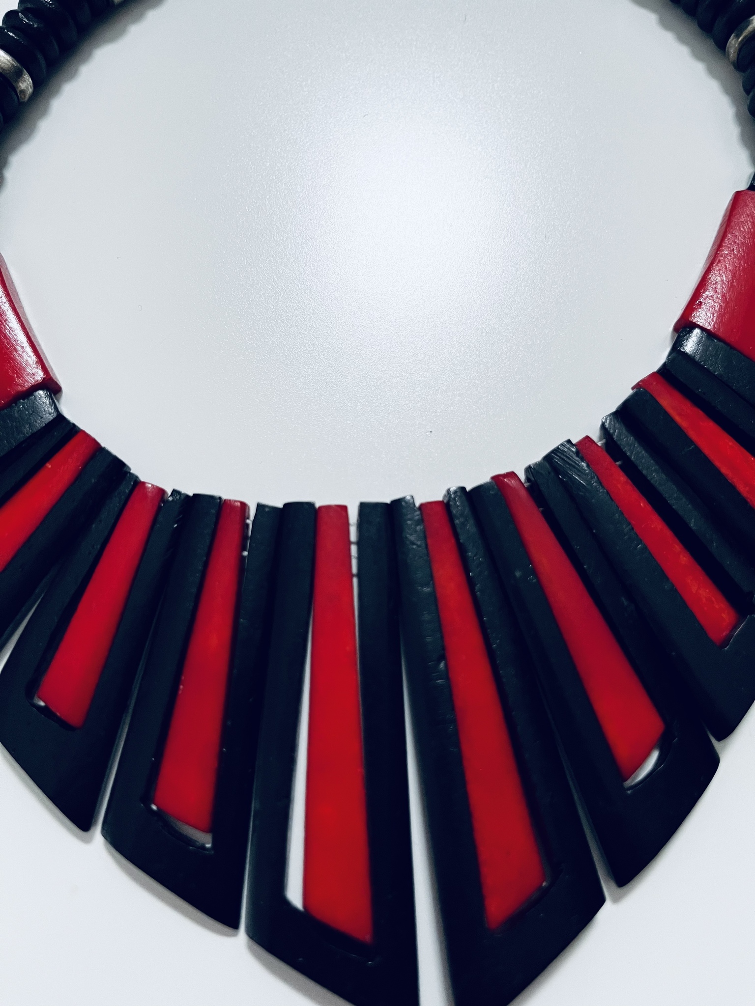 Vintage halsband i svart och rött